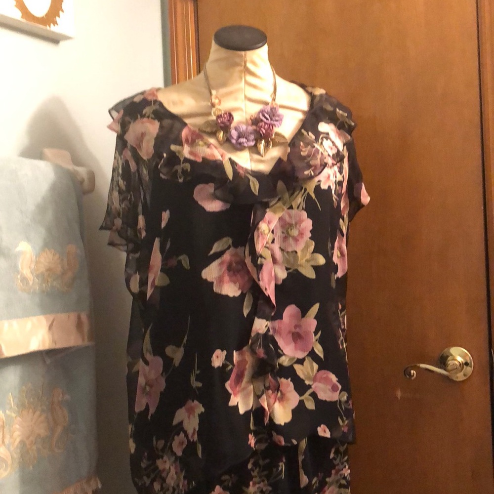 Two piece skirt floral set